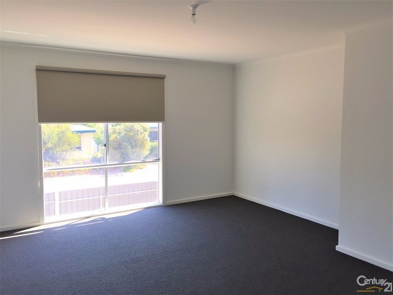 6 Harvey Crescent, Aldinga Beach SA 5173