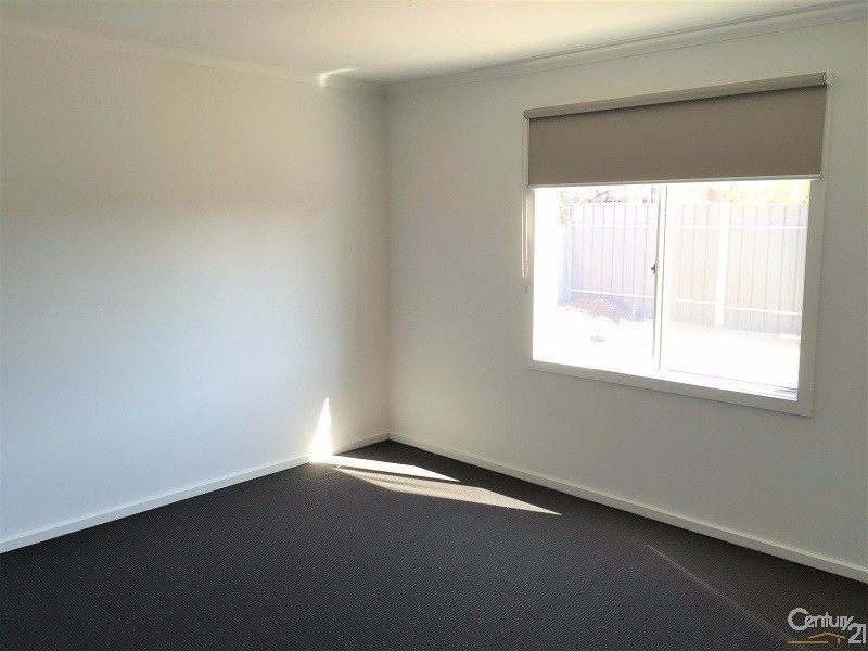 6 Harvey Crescent, Aldinga Beach SA 5173