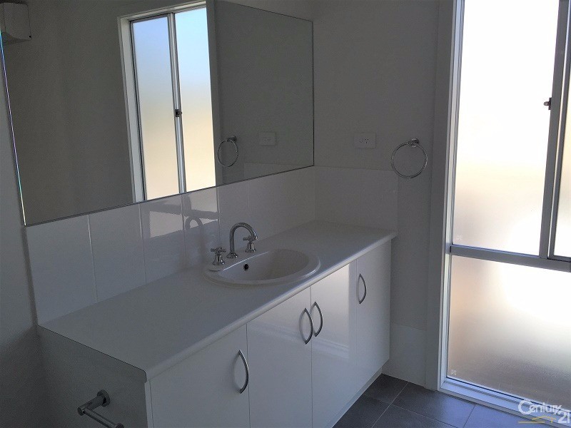 6 Harvey Crescent, Aldinga Beach SA 5173