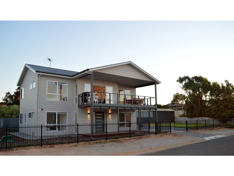 2 Wellington Avenue, Sellicks Beach SA 5174