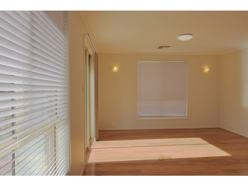 4 Harvey Crescent, Aldinga Beach SA 5173