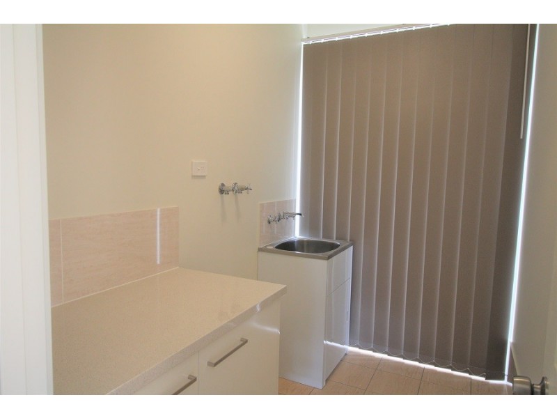 4 Harvey Crescent, Aldinga Beach SA 5173