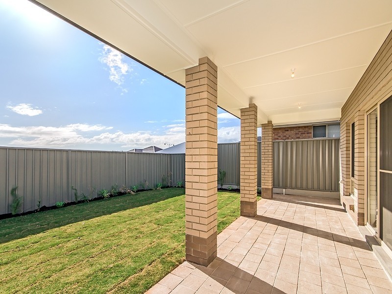 6 Harrison Street, Seaford Heights SA 5169