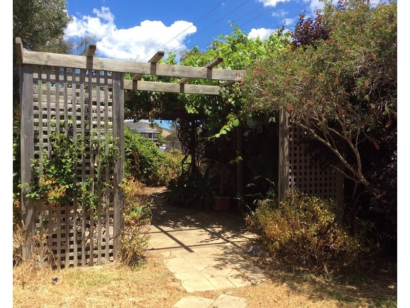 8 Lucerno Crescent, Sellicks Beach SA 5174