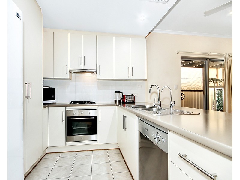12 Knoll Avenue, Aldinga Beach SA 5173
