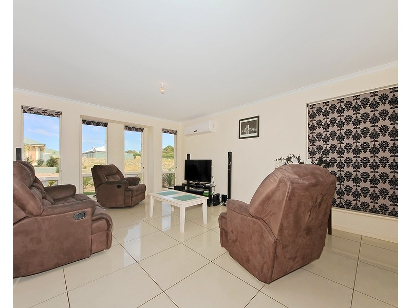 4 Azure Place, Aldinga Beach SA 5173