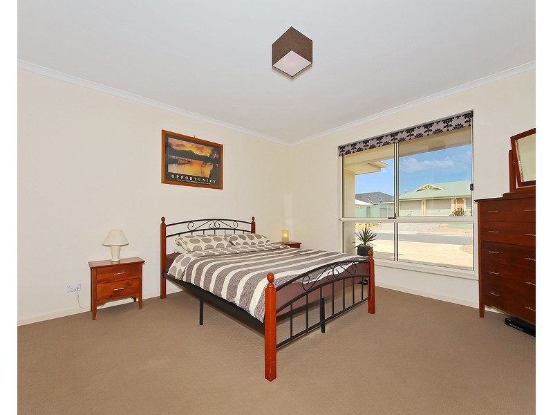 4 Azure Place, Aldinga Beach SA 5173