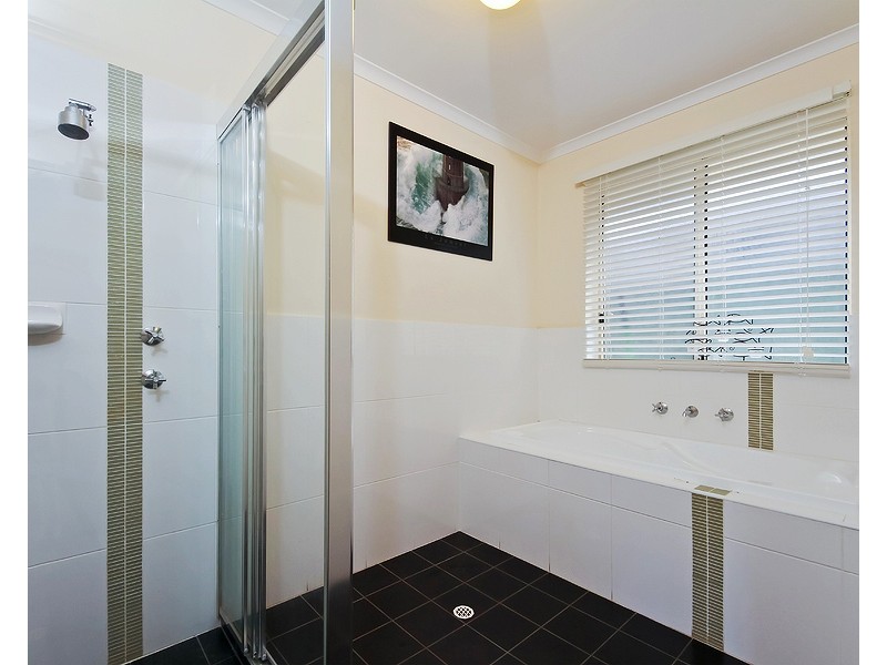 4 Azure Place, Aldinga Beach SA 5173