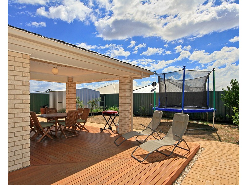 4 Azure Place, Aldinga Beach SA 5173
