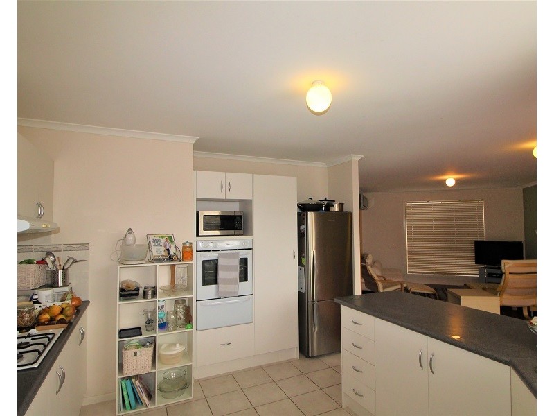 6 Barracoota Crescent, Aldinga Beach SA 5173