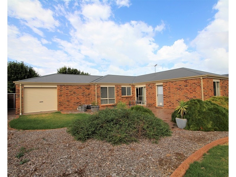 6 Barracoota Crescent, Aldinga Beach SA 5173