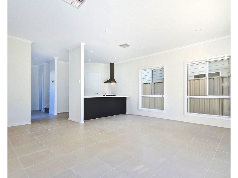 11 Hamilton Road, Aldinga Beach SA 5173