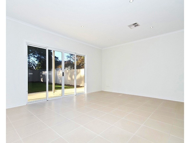 11 Hamilton Road, Aldinga Beach SA 5173