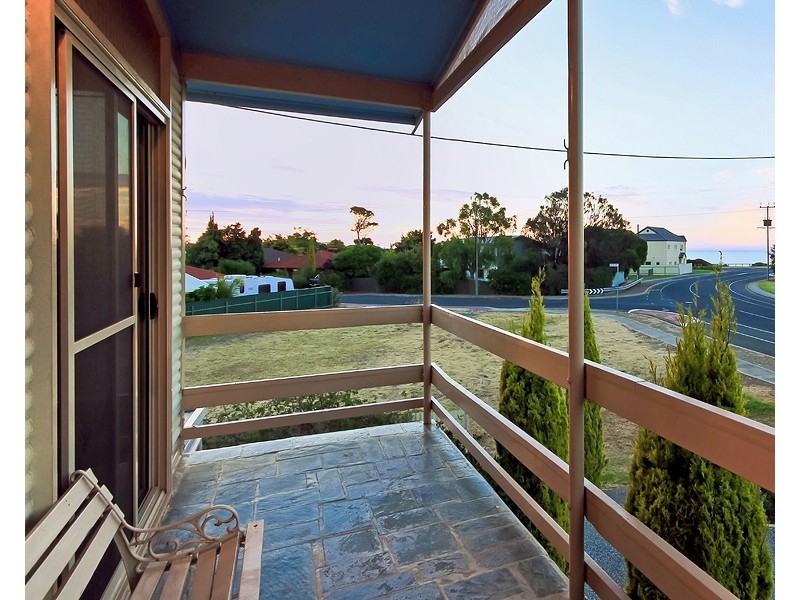 8 Quinliven Road, Aldinga Beach SA 5173