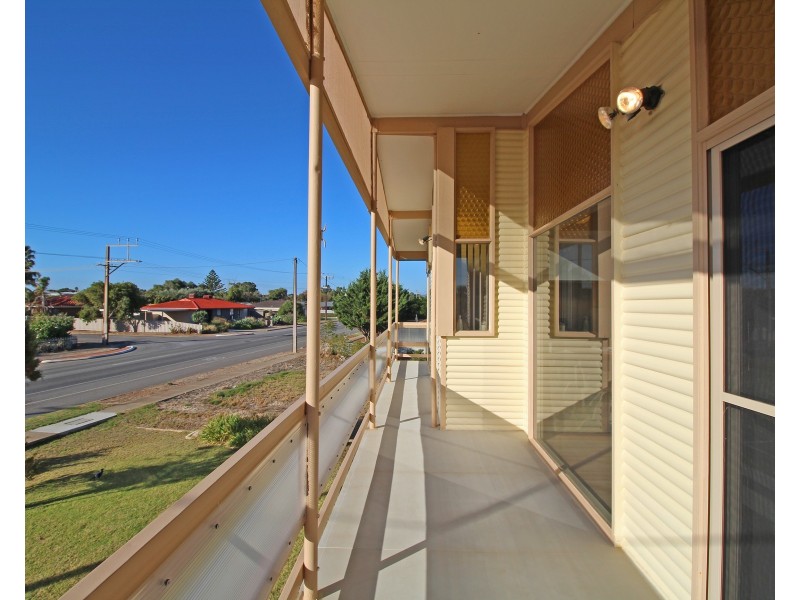 8 Quinliven Road, Aldinga Beach SA 5173