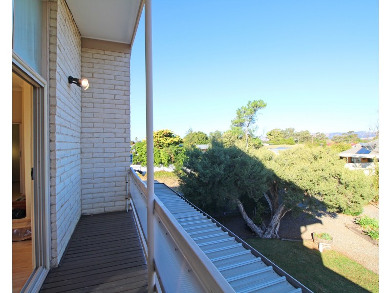 8 Quinliven Road, Aldinga Beach SA 5173