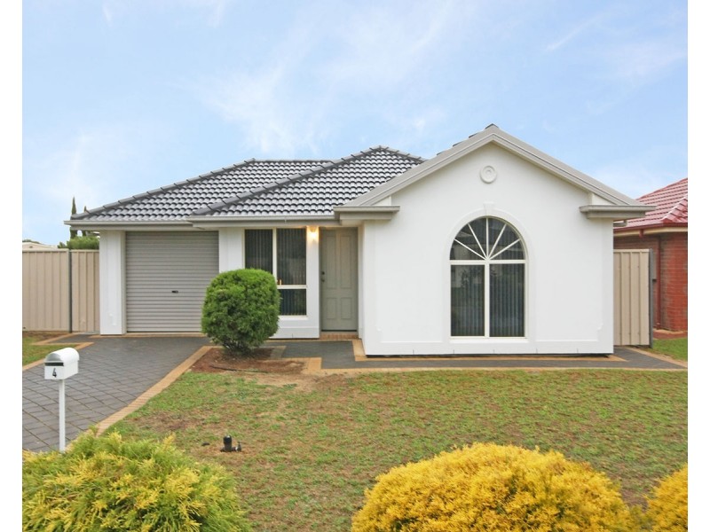 4 Blue Bay Avenue, Aldinga Beach SA 5173