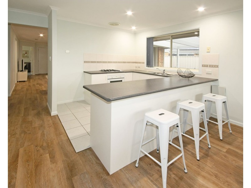 4 Blue Bay Avenue, Aldinga Beach SA 5173