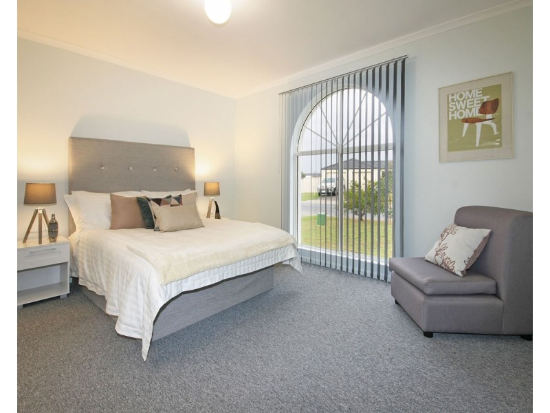 4 Blue Bay Avenue, Aldinga Beach SA 5173