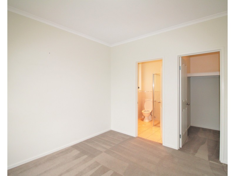 4 Harvey Crescent, Aldinga Beach SA 5173