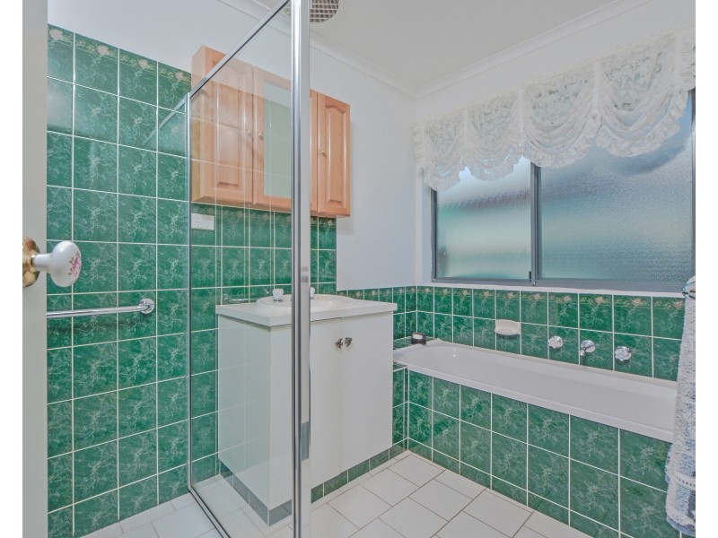 25 Shoalwater Close, Seaford Rise SA 5169