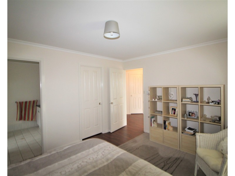 6 Barracoota Crescent, Aldinga Beach SA 5173