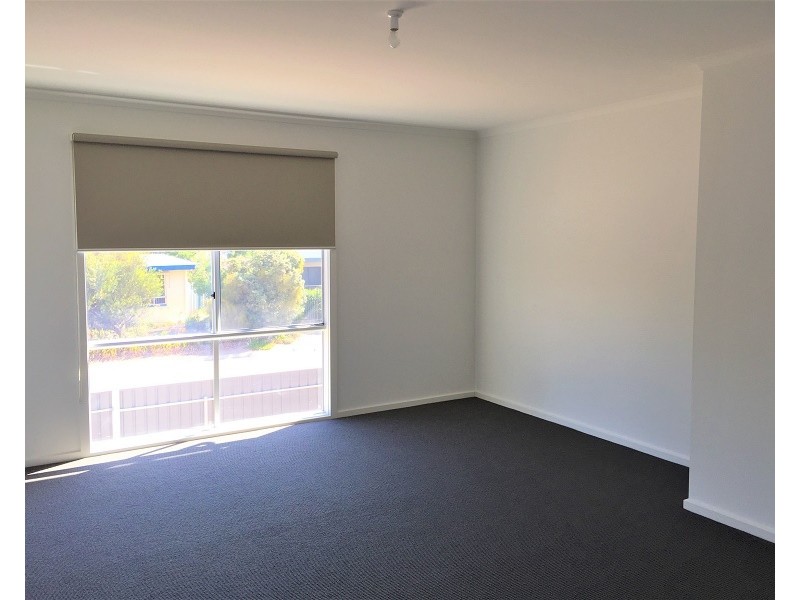 6 Harvey Crescent, Aldinga Beach SA 5173