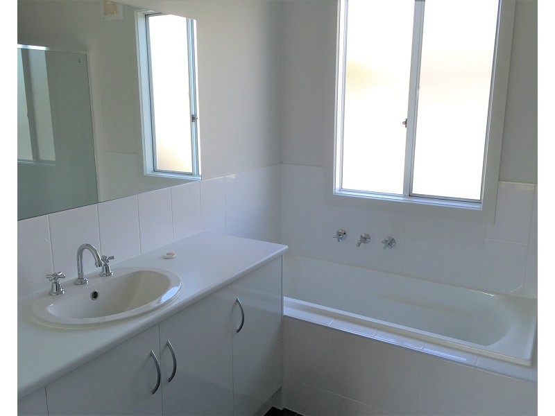 6 Harvey Crescent, Aldinga Beach SA 5173