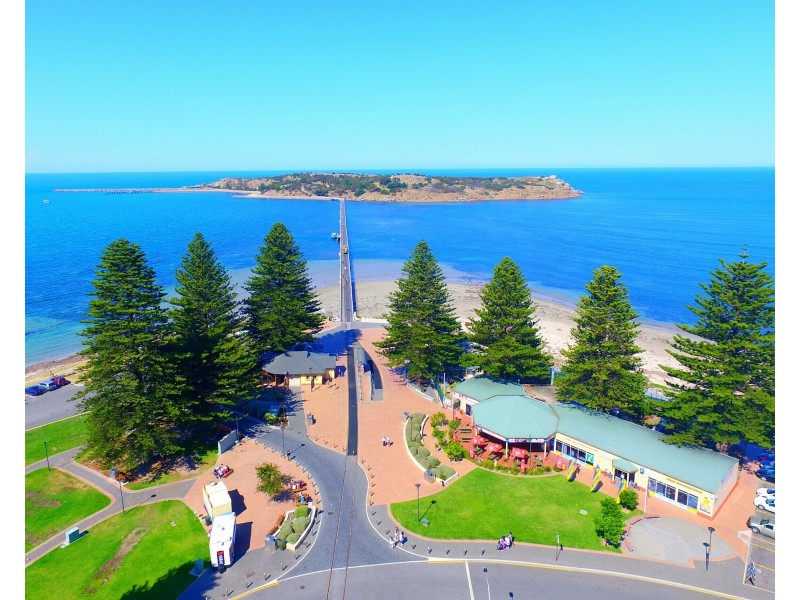 18 Ocean Street, Victor Harbor SA 5211