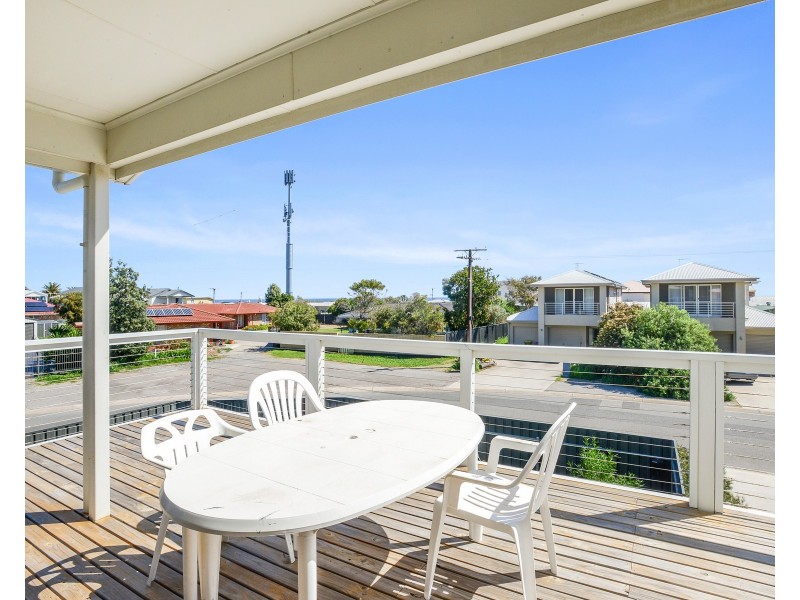 6 Harvey Crescent, Aldinga Beach SA 5173