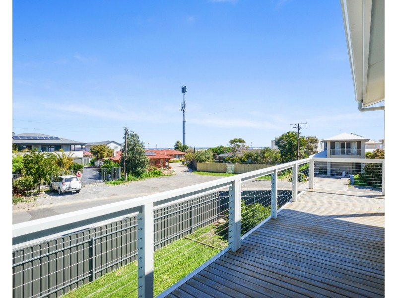 6 Harvey Crescent, Aldinga Beach SA 5173