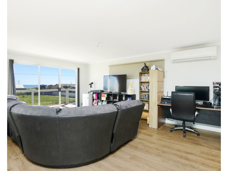 6 Harvey Crescent, Aldinga Beach SA 5173