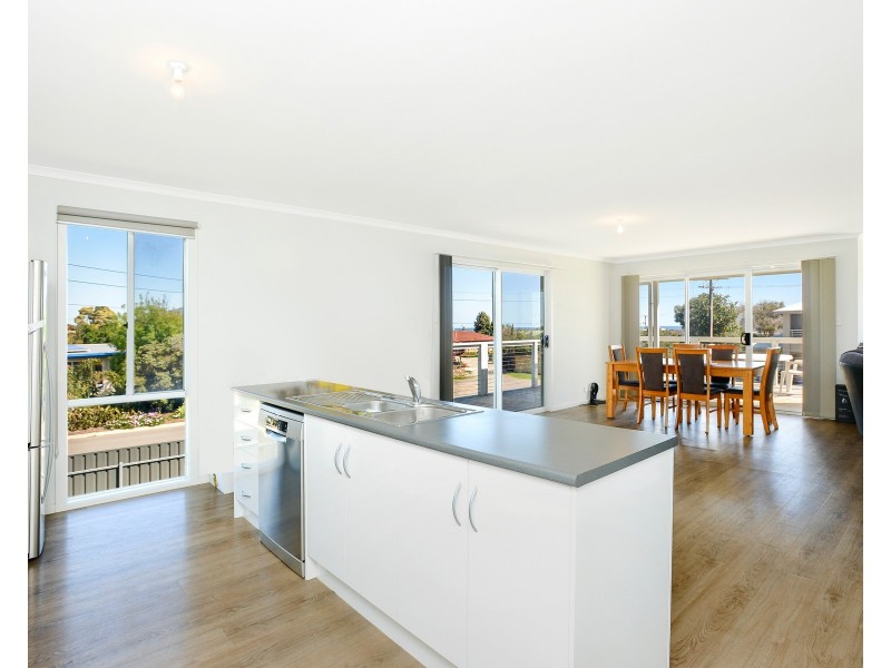 6 Harvey Crescent, Aldinga Beach SA 5173