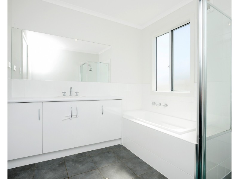 6 Harvey Crescent, Aldinga Beach SA 5173