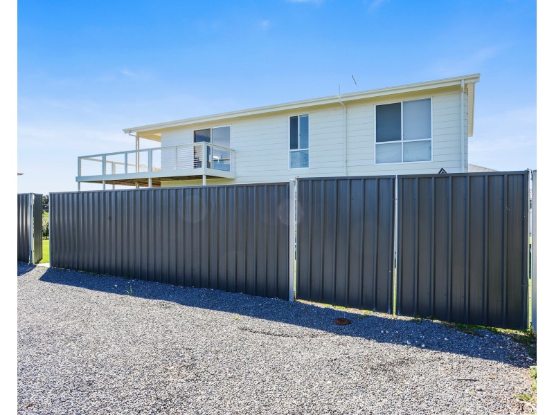 6 Harvey Crescent, Aldinga Beach SA 5173