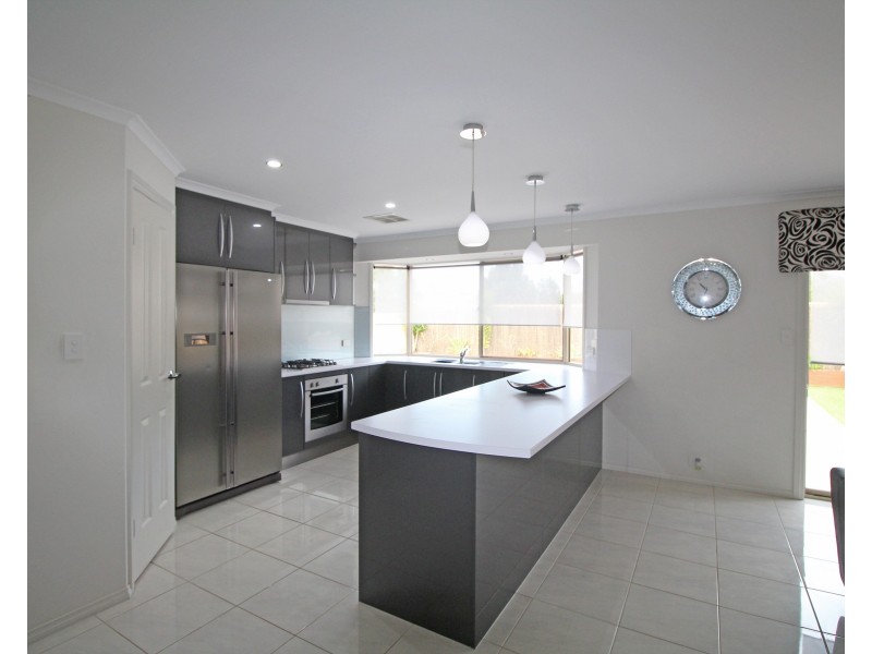 4 Scrub Avenue, Aldinga Beach SA 5173