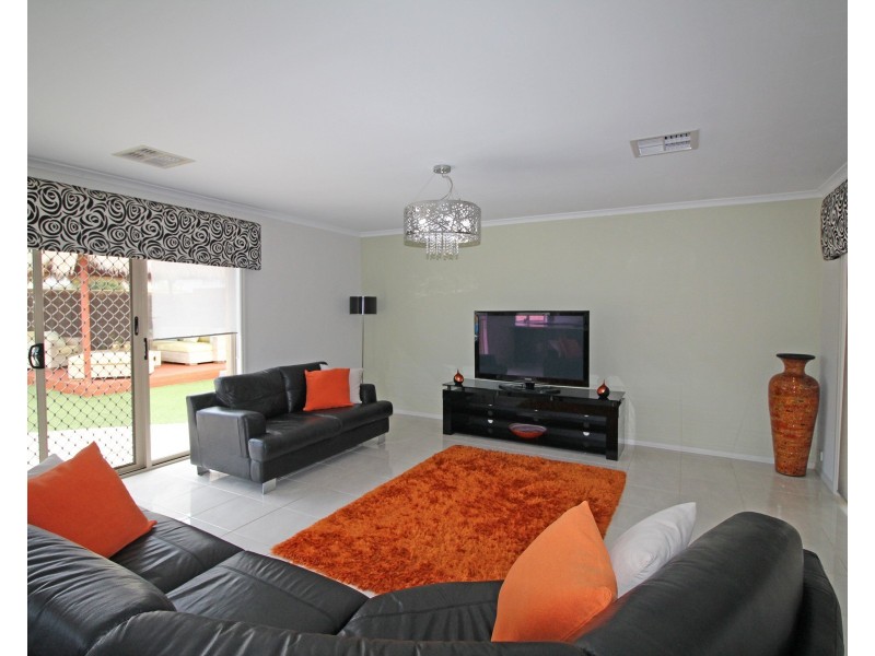 4 Scrub Avenue, Aldinga Beach SA 5173