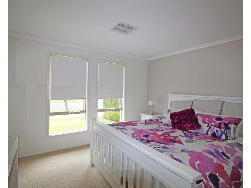 4 Scrub Avenue, Aldinga Beach SA 5173