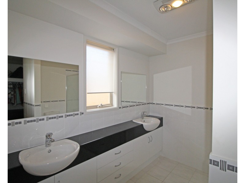 4 Scrub Avenue, Aldinga Beach SA 5173