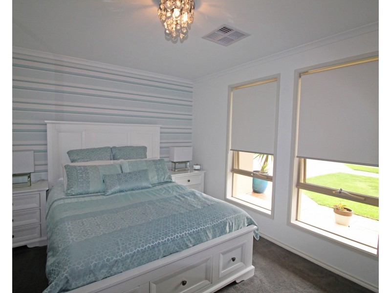 4 Scrub Avenue, Aldinga Beach SA 5173