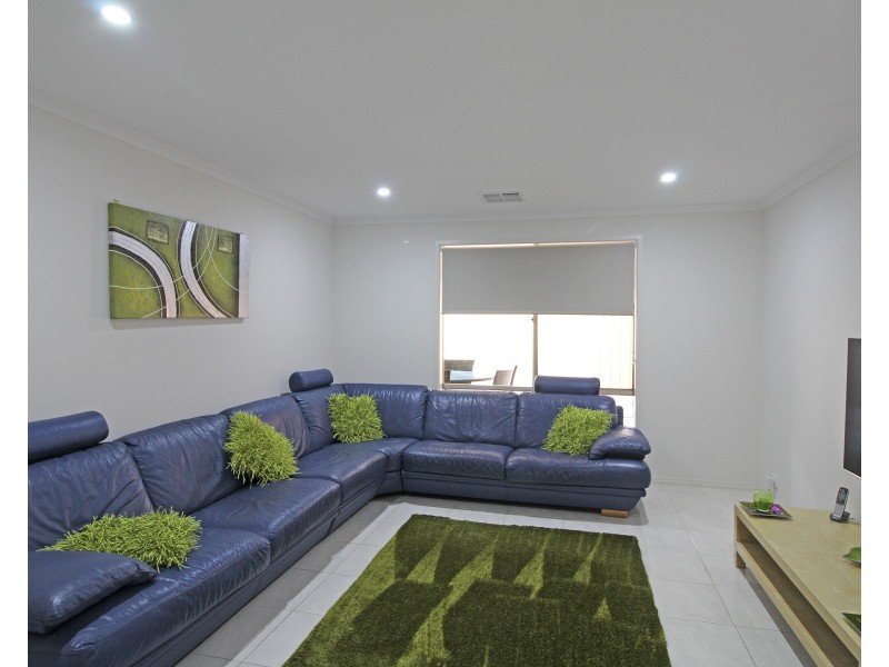 4 Scrub Avenue, Aldinga Beach SA 5173