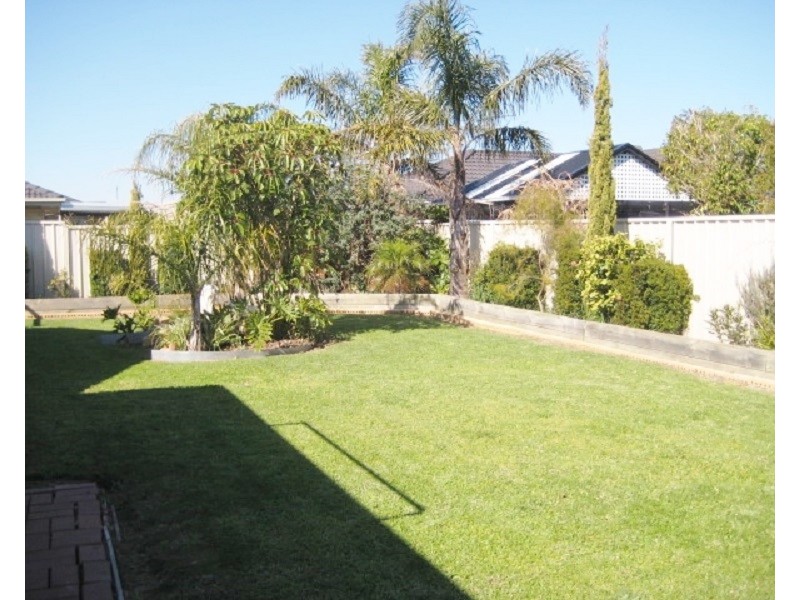 9  Barracoota  Crescent, Aldinga Beach SA 5173