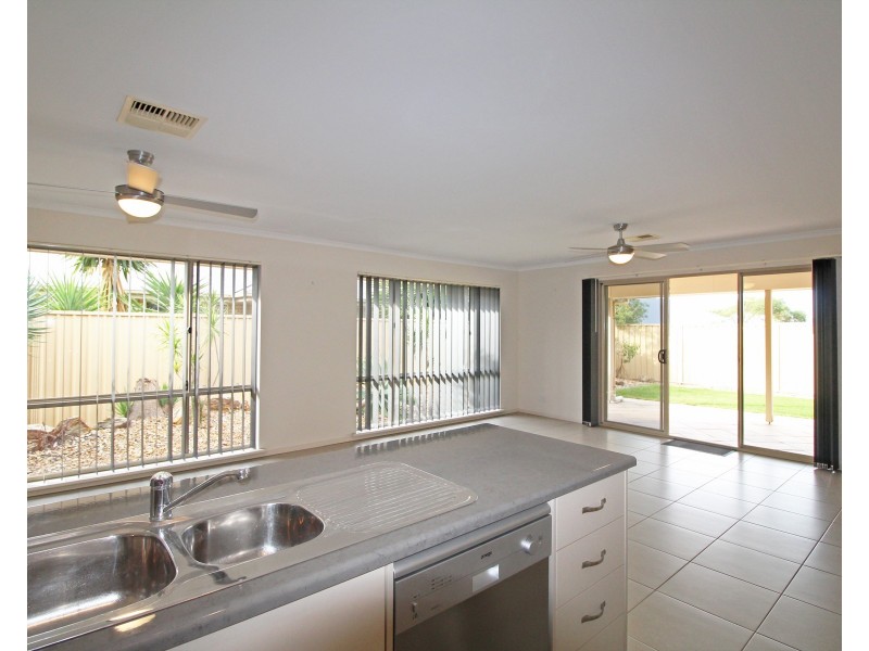 9 Seagull Street, Aldinga Beach SA 5173