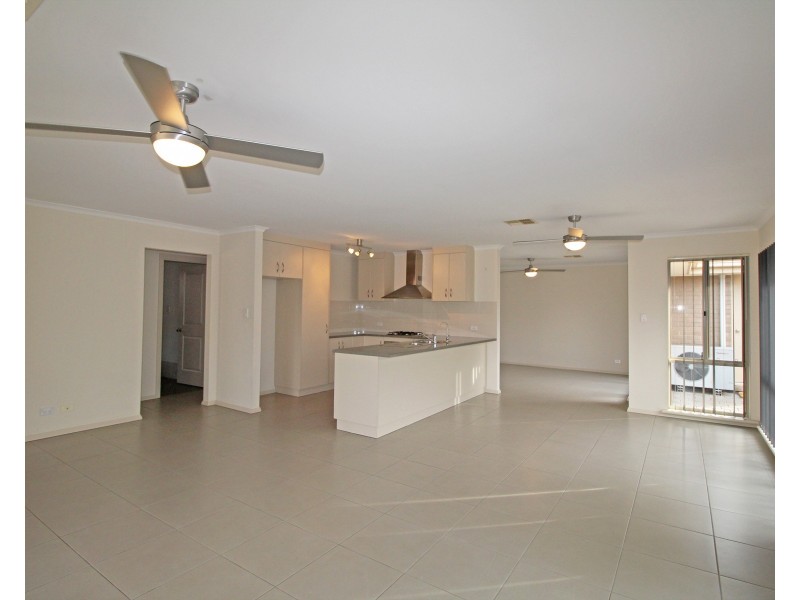 9 Seagull Street, Aldinga Beach SA 5173