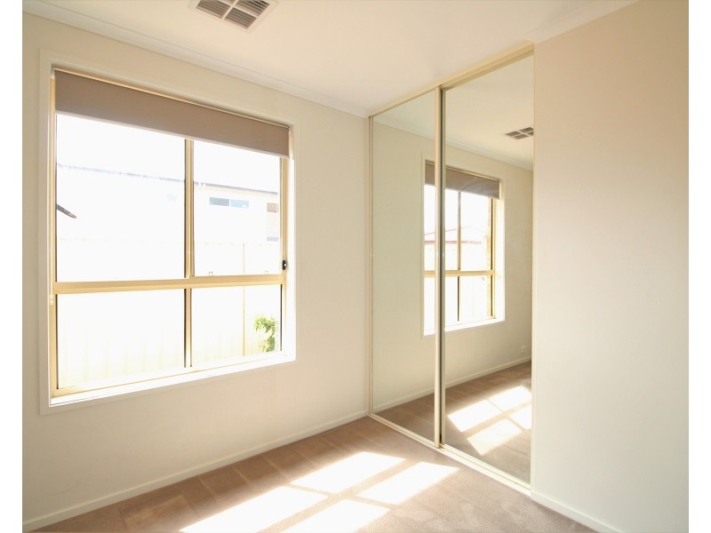 4 Harvey Crescent, Aldinga Beach SA 5173