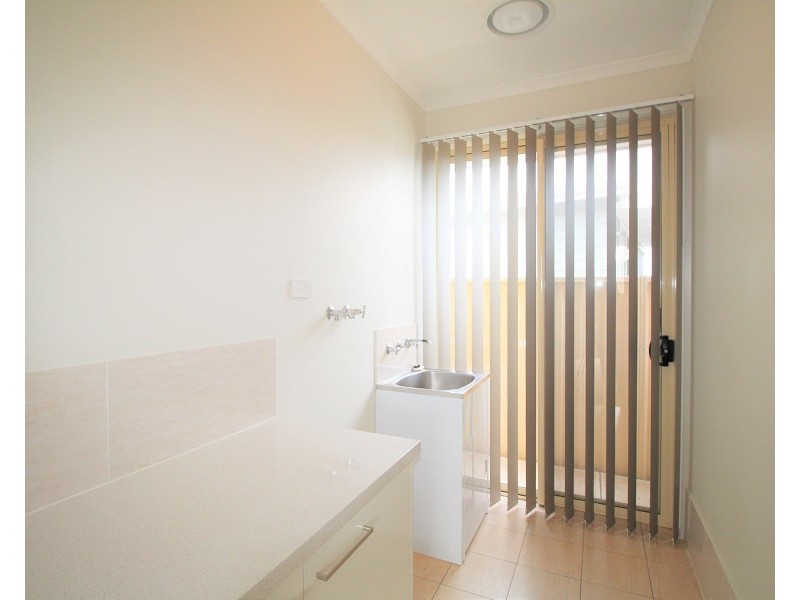 4 Harvey Crescent, Aldinga Beach SA 5173