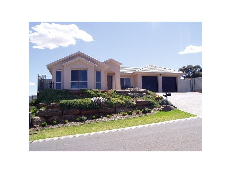 6 Thompson Circuit, Evanston Park SA 5116