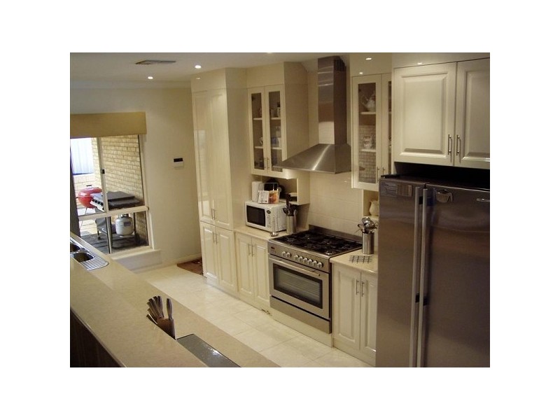 6 Thompson Circuit, Evanston Park SA 5116