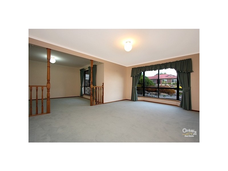 9 Honeysuckle Road, Hillbank SA 5112