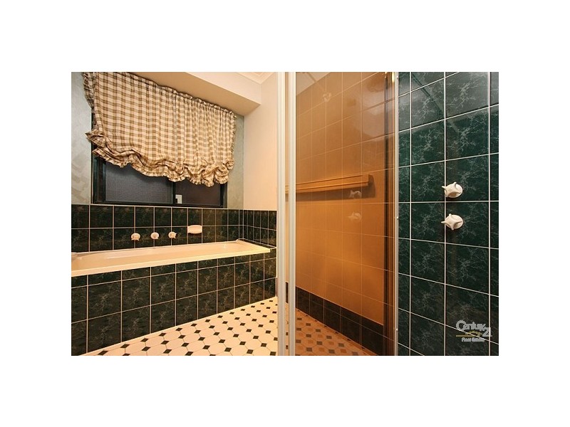 9 Honeysuckle Road, Hillbank SA 5112